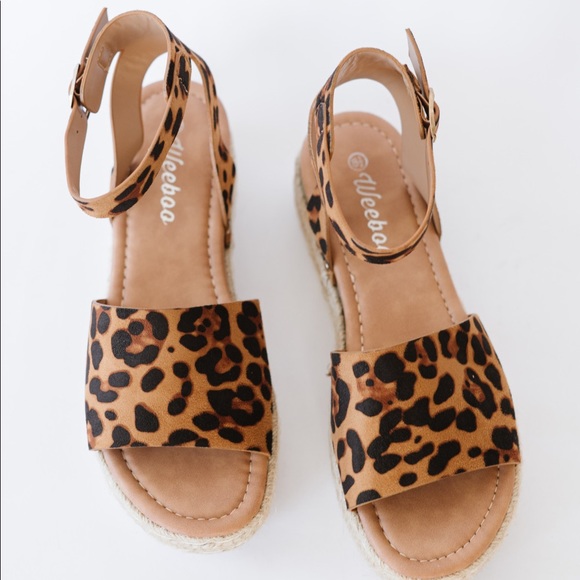 Leopard Platform Sandal - Picture 6 of 6